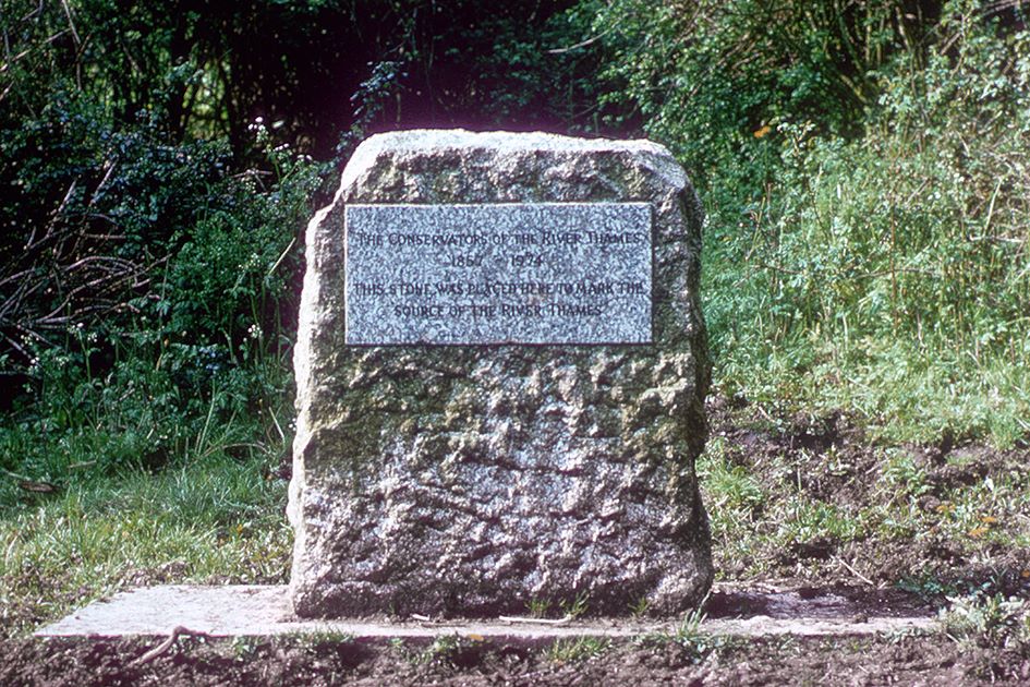 Thames_Conservators_stone